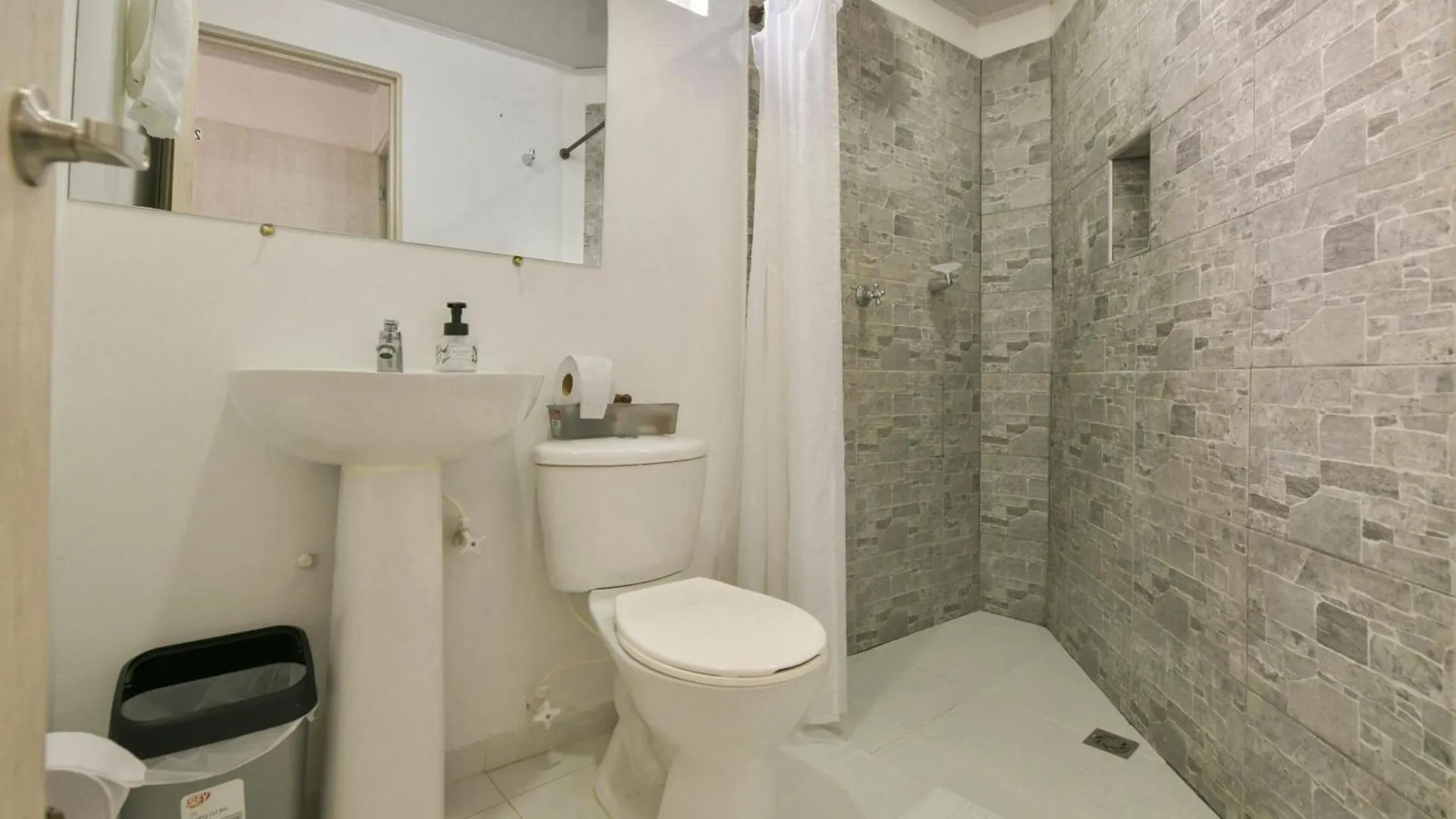 Hotel Las Lunas San Andrés 2*,  Colombia